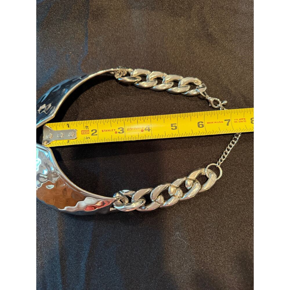 Silver-tone torque necklace a hammered finish 14-16” adjustable statement piece - Picture 6 of 9